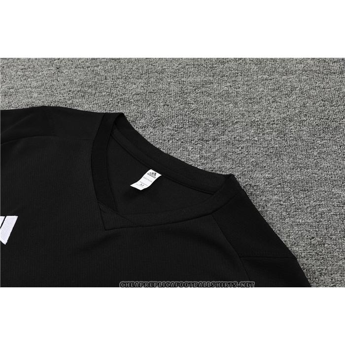 Tracksuit
 Real Madrid 2023-2024 Short Sleeve
 Black
 - Shorts
